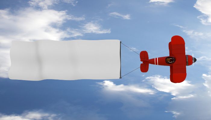 Avioneta para publicidad